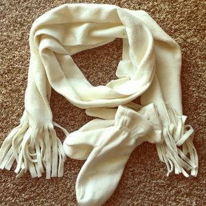 White Fleece Mittens & Scarf